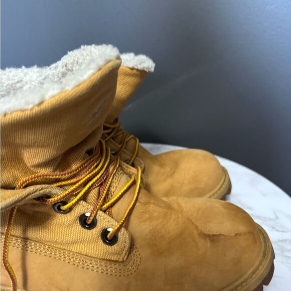 ❌SOLD❌ Timberland Tan Fold-Over Tongue Boots - Picture 8 of 10